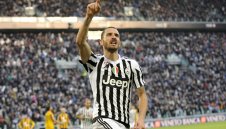 Челси прави Бонучи №1 в историята