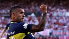 50 000 разплакаха Тевес на "Ла Бомбонера" + ВИДЕО