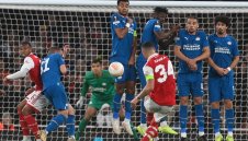 Арсенал се справи и с ПСВ, вече има 8 поредни победи