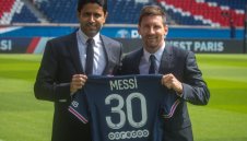 Любов: Меси все още чака оферта от Барса