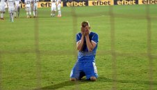 Целият сезон за Левски е драма. Освен дъждобрани, на "Герена" да раздадат и кърпички за сълзите