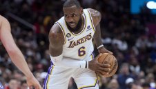 Лоши новини за Лейкърс. ЛеБрон може да е аут за седмици