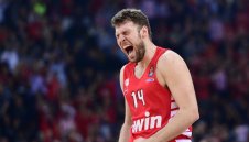 Изумителен, невероятен, фантастичен! Везенков избухна с 45 точки в Евролигата 