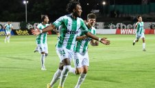 Берое тресна с 2:0 Крумовград и излезе трети