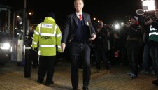 Ван Гаал се стресна, нае охрана за дома си