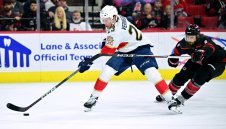 Пантерите ще защитават титлата си в НХЛ