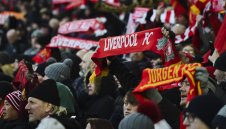 Подигравка с трагедията на Хилзбъро? Наказаха фенове на Шрусбъри