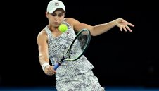 Какъв финал! Барти обърна сет от 1:5 и мечтата стана реалност