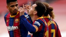 Всички са в краката на Меси