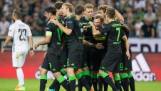 Гладбах скочи с лекота в групите