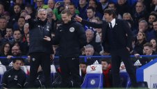 Вижте как Моуриньо отвърна на псувните от фенове на Челси + ВИДЕО и СНИМКА