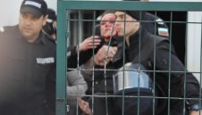 Хулиганът от Левски хвърлил бомбата го чакат от 5 до 15 години затвор