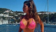 Плейбоят на Серия "А" заби секси фризьорка + СНИМКИ