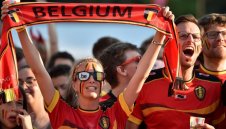 В Русия съм: Кралят на Белгия и президентът на Франция на Мондиал 2018