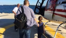 Бербо качи щерката на хеликоптер 