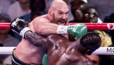  Тайсън Фюри запива 8 часа с мацки в бар