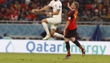 Де Бройне: Бях слаб, дадоха ми наградата заради името