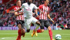 Вила предлага нов договор на Бентеке