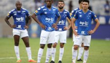 Сълзи и вандализъм след историческо изпадане на Крузейро + СНИМКИ