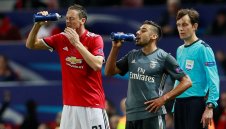 Невил: Кой продаде Матич? Трябва да го уволнят от Челси!