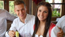 Машина и в леглото: 26-годишният Кимих чака трето дете