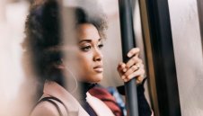 Bang & Olufsen преставя иновативни безжични слушалки