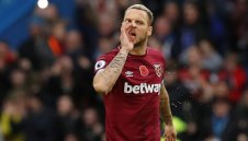 Арнаутович крънка Уест Хем за нов договор