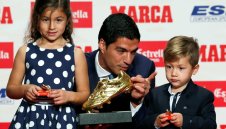 Синът на Суарес: Тате, защо не вкара на Сити?