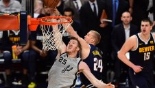 Денвър елиминира Сан Антонио, Кауай се развихри срещу Филаделфия