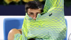 Сенатор натиска Джо Байдън да пусне Джокович в САЩ