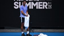 Рафа Надал продължава в Мелбърн без игра 