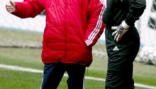 Баейрн примамва Хитцфелд с обещания за трансфери