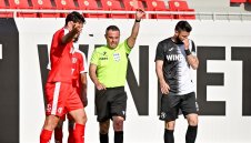 Локо Пловдив го закъса здраво: Ботев тресна "смърфовете" на "Лаута"