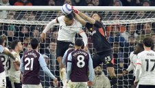 Страхотно шоу в Бирмингам! Вила спря Ливърпул с атрактивно 2:2