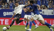 Реал мина и през Овиедо, Мбапе пак блести