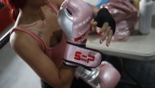 Красиви боксьорки се млатиха на ринга, после се ожениха + СНИМКИ