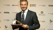 Бекъм купи фланелка на Арсенал за 10 000 паунда