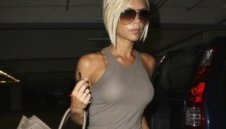 20 години слава: Как се променят циците на Бекъм