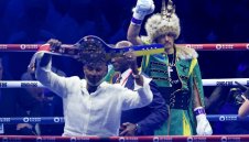 Кога спира с бокса? Усик с голяма новина за края на кариерата си