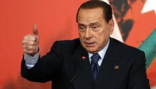 Берлускони: Ще решим за Зеедорф след края на сезона