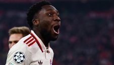 Жега! Байерн изтрещя, ще съди канадците заради Дейвис