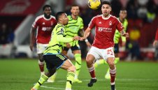  Арсенал си спомни какво е да биеш навън и пак диша във врата на Ливърпул