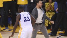 Къри няма да се върне в събота