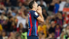 Левандовски беше обран с "насилие"