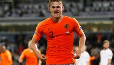 Роналдо покани Де Лихт в Ювентус