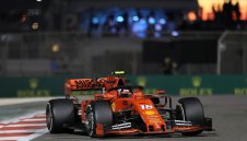 Льоклер запази подиума си, глоба за Ферари