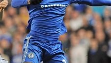 Анелка се преби с колело, но е добре