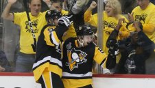 Пингвините пак излъгаха Нешвил и дръпнаха с 2-0