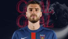 Андреа Христов стана герой на Ботуша, но Козенца пак е на дъното