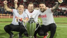 Владо Манчев и Джуджето обикалят Европа в името на ЦСКА